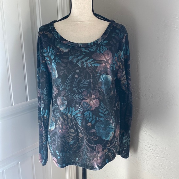 Daytrip flowered top with low back - Picture 3 of 7